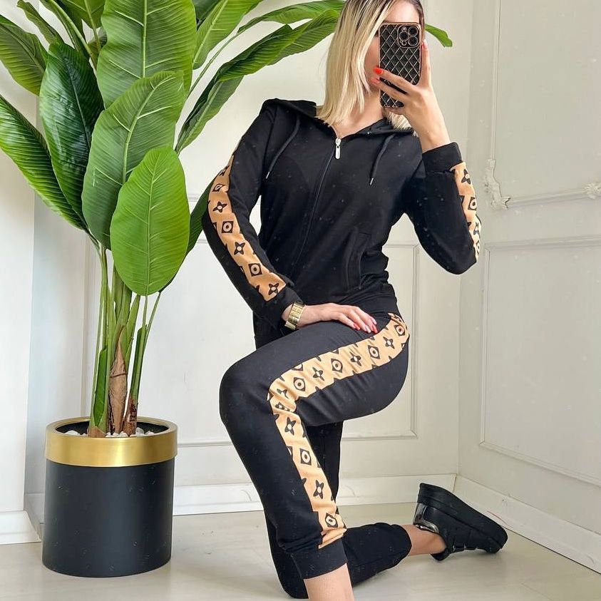 طقم رياضي أسود بخطوط فاخرة_thumbnail_2